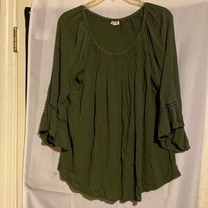 Gorgeous green top